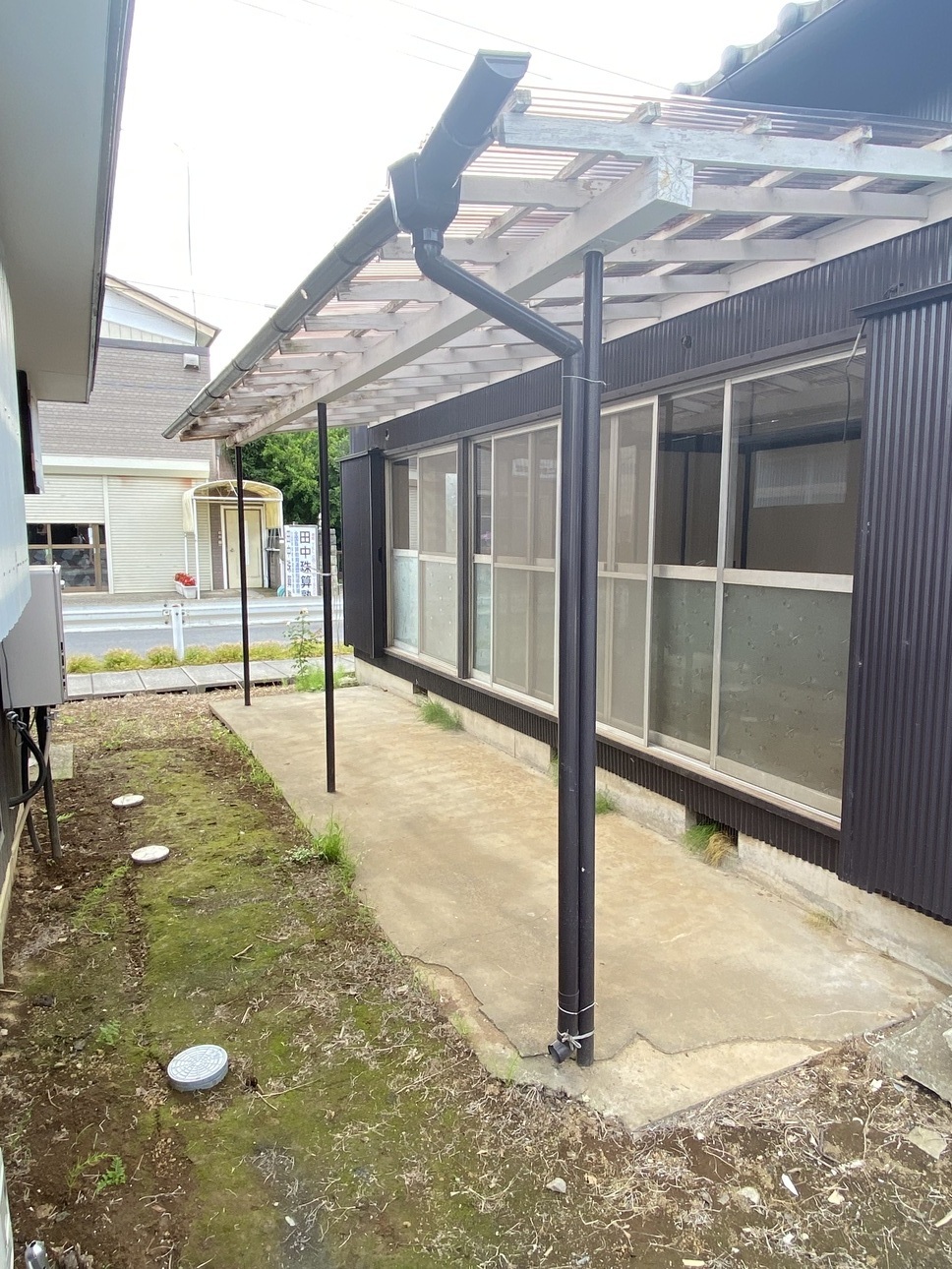 バルコニー　★屋根付きなので洗濯物が濡れません★
