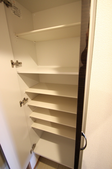玄関　※他部屋のお写真になります