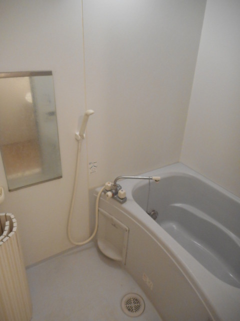 バス・シャワールーム　※同仕様別部屋の写真になります