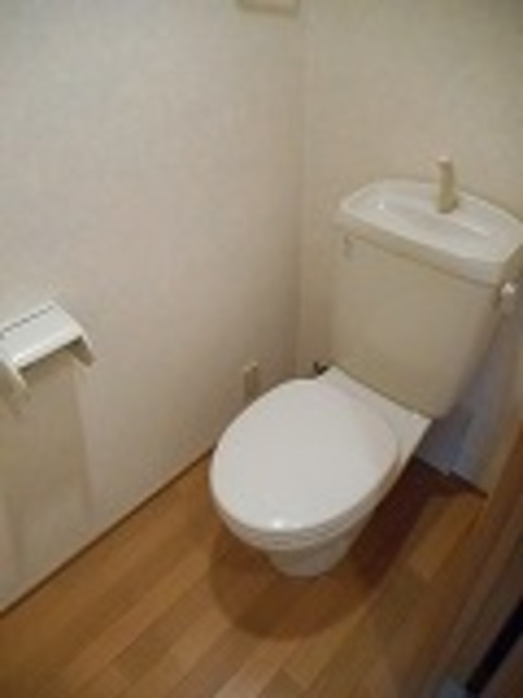 トイレ　※同仕様別部屋の写真になります