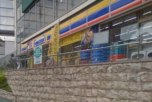 コンビニ　ミニストップ 信濃町駅南口店（コンビニ）まで800m