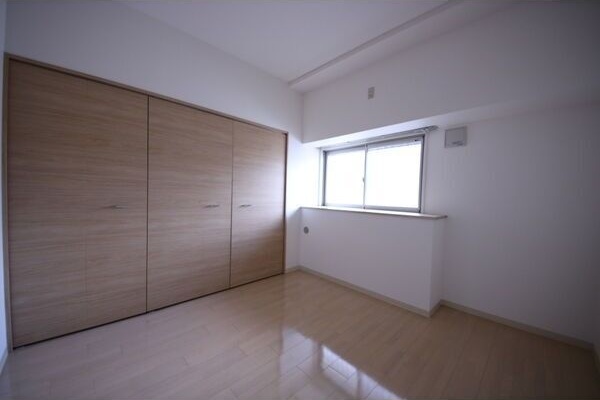 その他部屋・スペース　落ち着いて過ごせるお部屋なので、寝室にいかがでしょうか