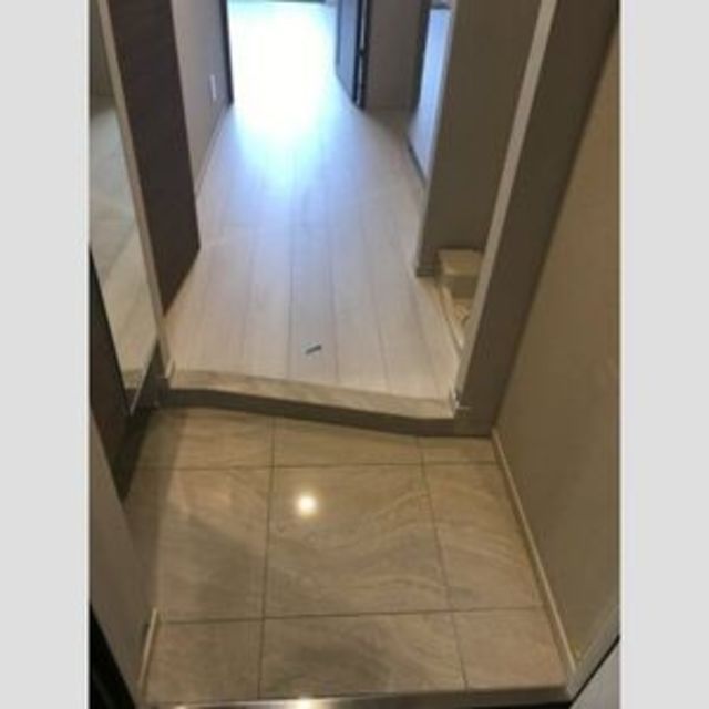 玄関　※別部屋参考写真