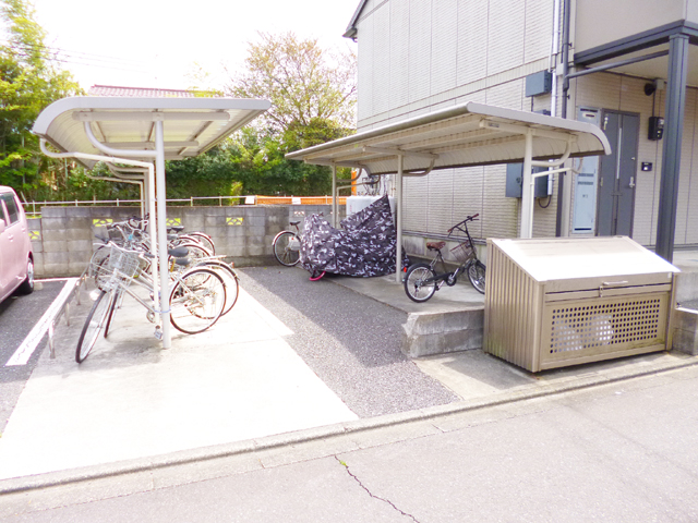 その他共有部分　バイクも置ける駐輪場！※中型まで、空要確認