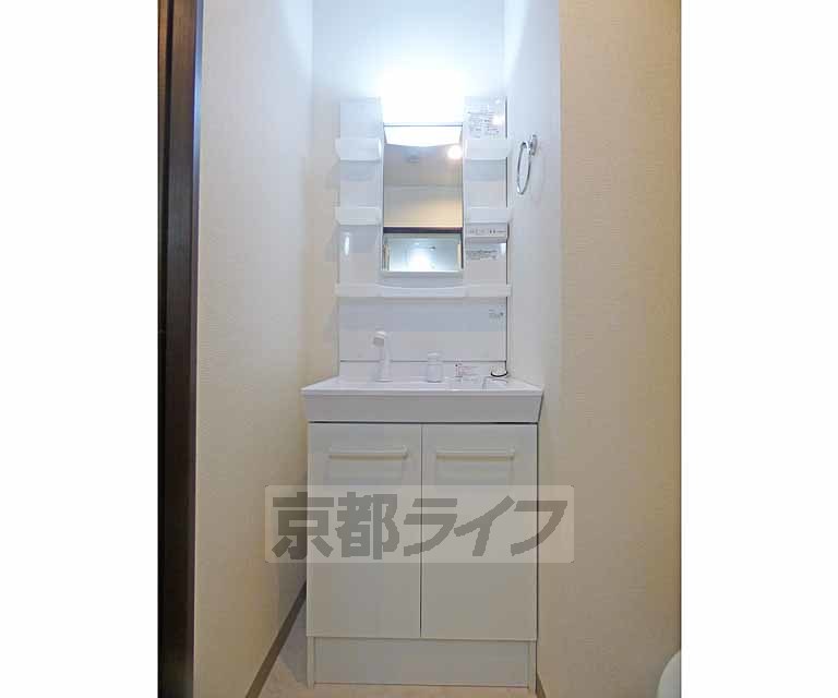 洗面設備　洗面台です。