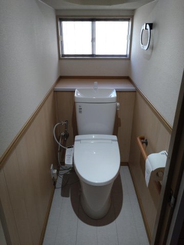 トイレ　リクシル温水洗浄便座