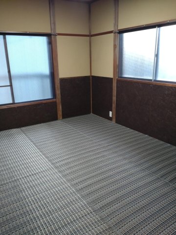 その他　2階和室6帖、押し入れ付き