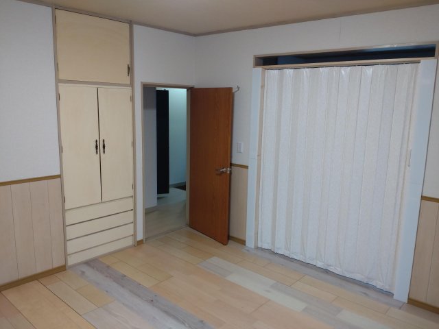 収納　2階洋室8帖、収納付き