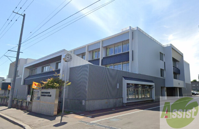 小学校　札幌市立発寒南小学校（小学校）まで374m