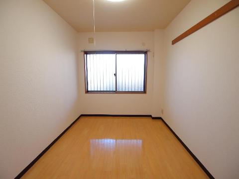コンフォート坂祝の居間写真