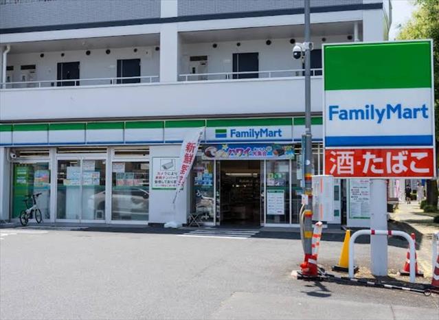 コンビニ　ファミリーマート町田成瀬が丘店（コンビニ）まで1292m