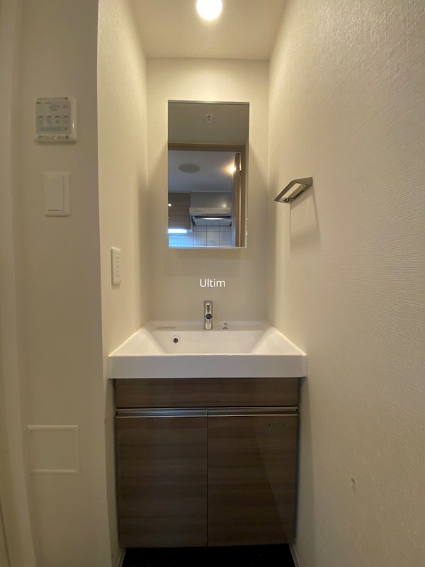 洗面設備　※別のお部屋の写真ですが参考までに
