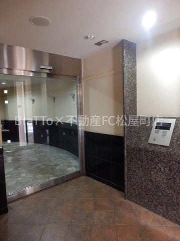 エントランス　マンション共用部分（オートロック付き）