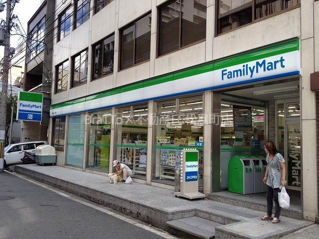 コンビニ　ファミリーマート南船場一丁目店（コンビニ）まで95m