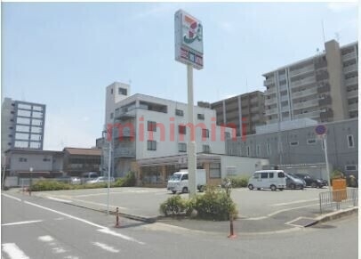 コンビニ　セブンイレブン吹田垂水町3丁目店（コンビニ）まで264m