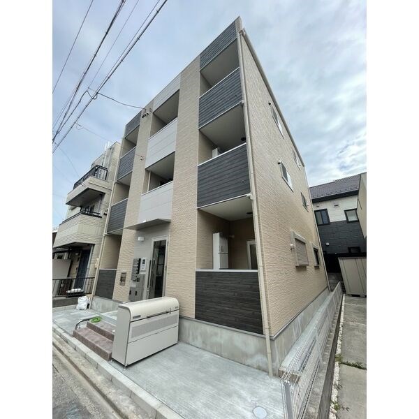 建物外観　外観　オートロック付　宅配ＢＯＸ有り