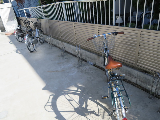 その他共有部分　駐輪場です♪