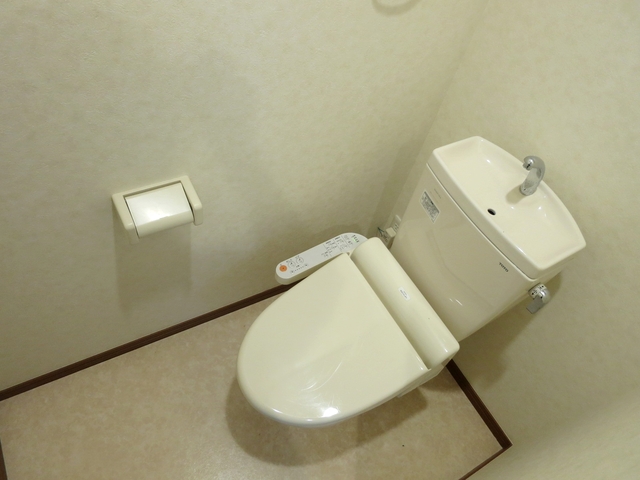 トイレ　ウォッシュレット付きトイレです♪