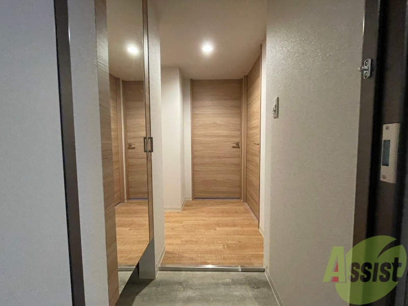 玄関　玄関の様子です。明るい印象ですね。気分もあがりそう。