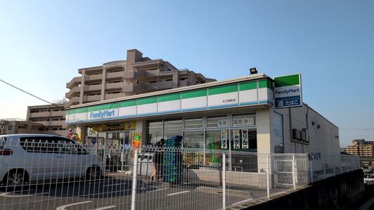 コンビニ　ファミリーマート明石大久保町店（コンビニ）まで229m
