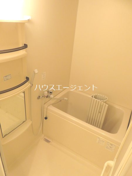 バス・シャワールーム　バストイレ別です。※参考画像