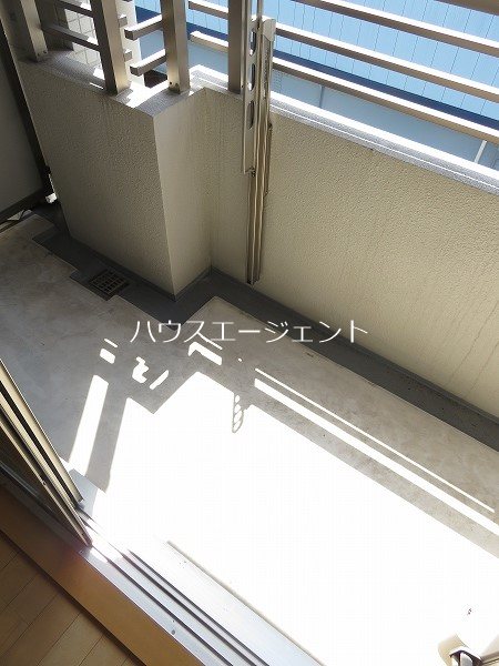 バルコニー　洗濯物も干せます。※参考画像