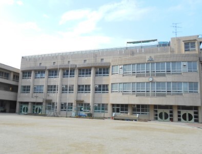 小学校　名古屋市立柳小学校（小学校）まで348m