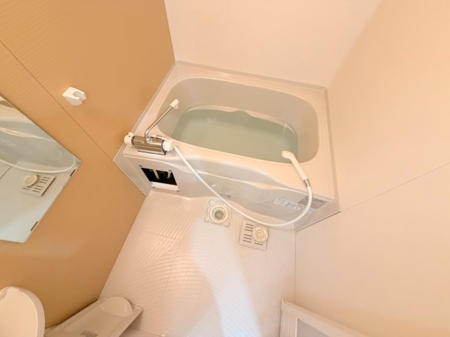 バス・シャワールーム　ゆったりと入るなら、お風呂とトイレとは別々が嬉しいですよね。