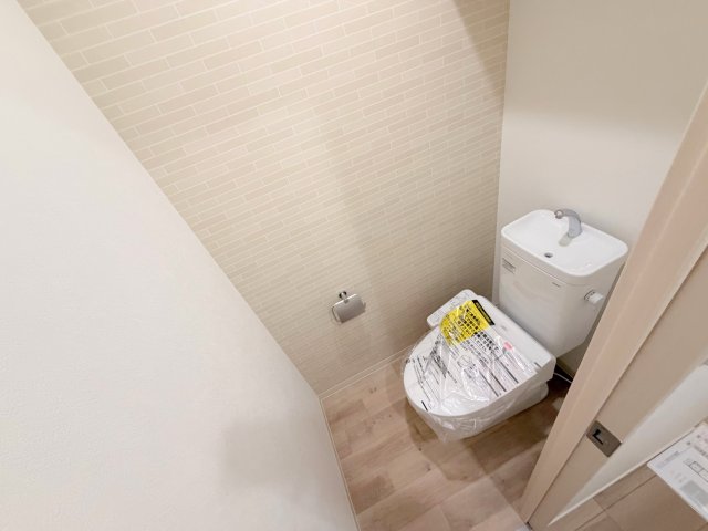 トイレ　綺麗なトイレにはウォシュレット標準装備です。