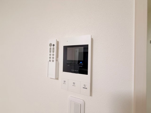 セキュリティ　TVモニターホンで来客が誰か確認してから開けて下さいね