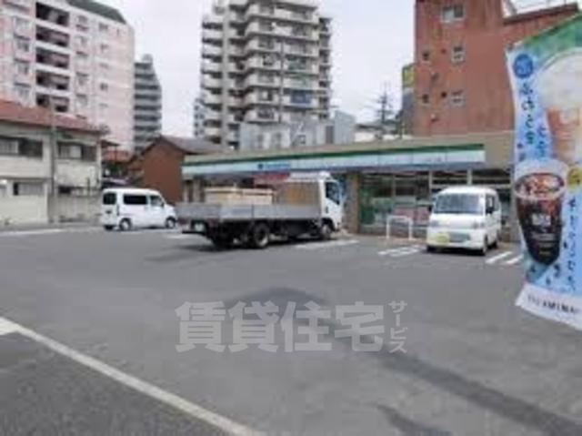 コンビニ　ファミリーマート　平安一丁目（コンビニ）まで330m