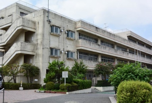 小学校　横浜市立寺尾小学校（小学校）まで104m
