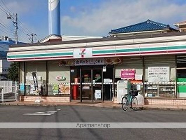コンビニ　セブンイレブン（コンビニ）まで413m