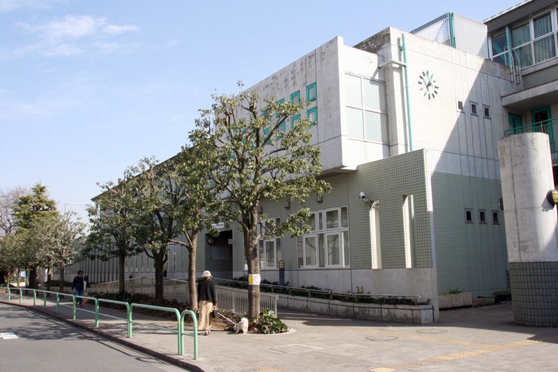 小学校　世田谷区立八幡山小学校（小学校）まで387m