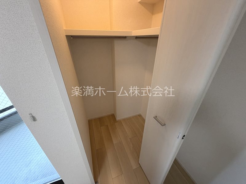 収納　ウオークインクローゼット♪