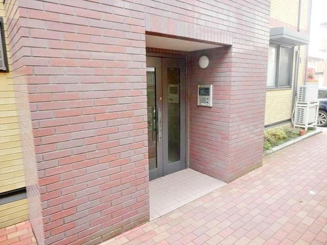 エントランス　オートロック付きエントランス