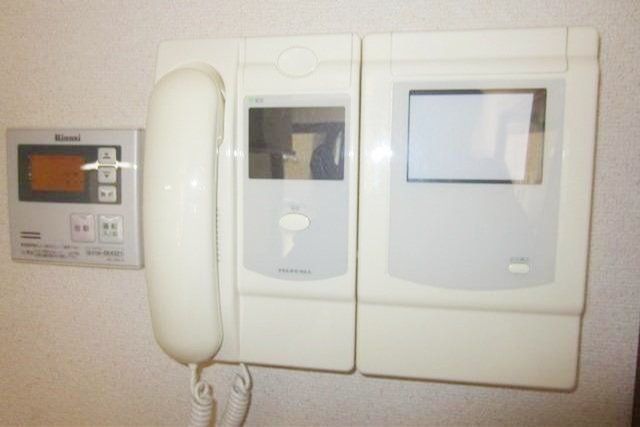 その他設備　安心のオートロック連動モニターフォンです。