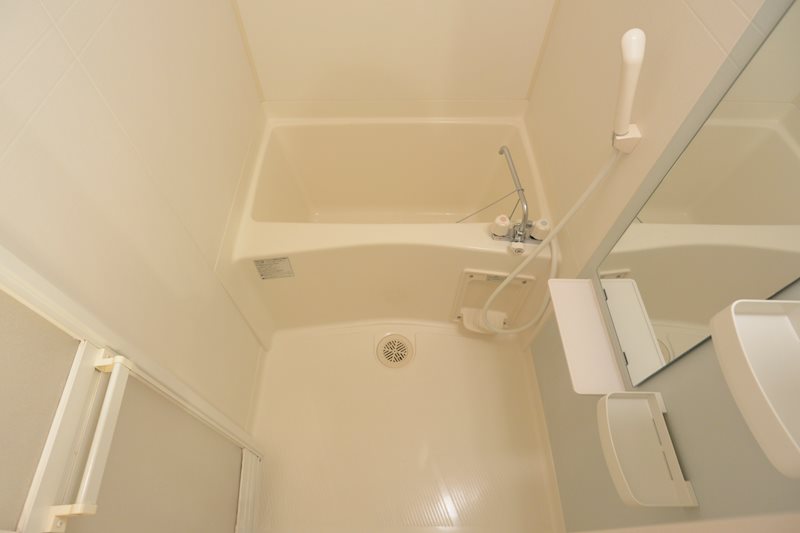 バス・シャワールーム　お風呂とトイレ別です