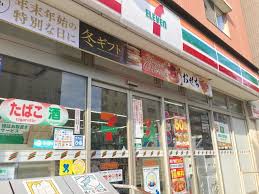 コンビニ　セブンイレブン 北区王子神谷駅南店（コンビニ）まで61m