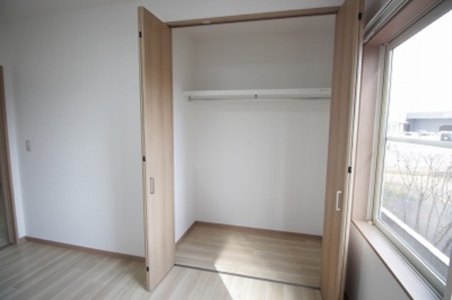 収納　※写真は別号室のものとなります。