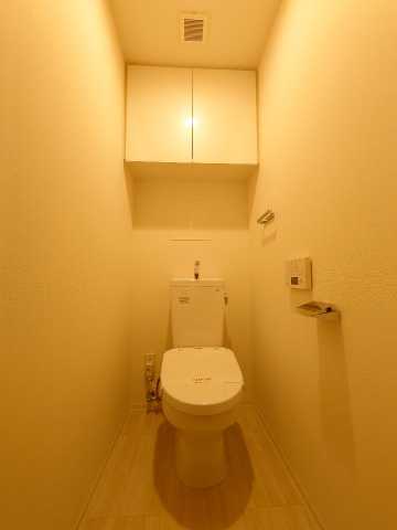 トイレ　別部屋の参考写真となります