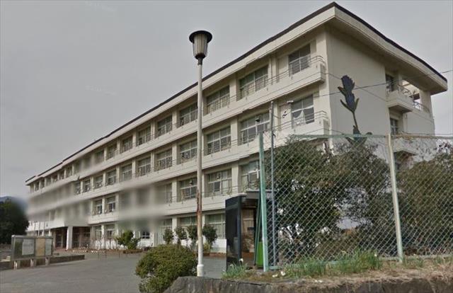 中学校　足柄台中学校（中学校）まで800m