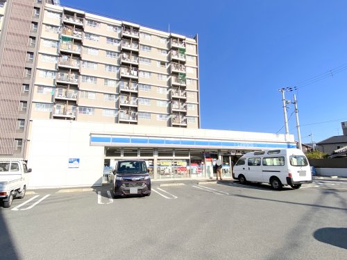 コンビニ　ローソン JR東岸和田駅前店（コンビニ）まで388m