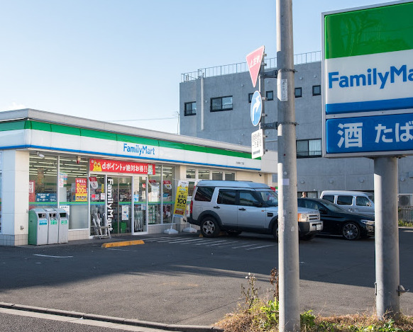 コンビニ　ファミリーマート 杉並宮前二丁目店（コンビニ）まで440m