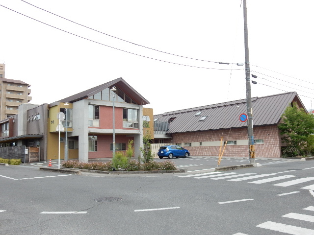 幼稚園・保育園　ならの木こども園（幼稚園・保育園）まで94m