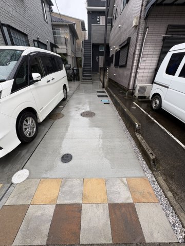 その他共有部分　お部屋までの小さな散歩道です