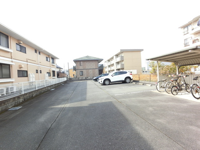 駐車場　駐車場