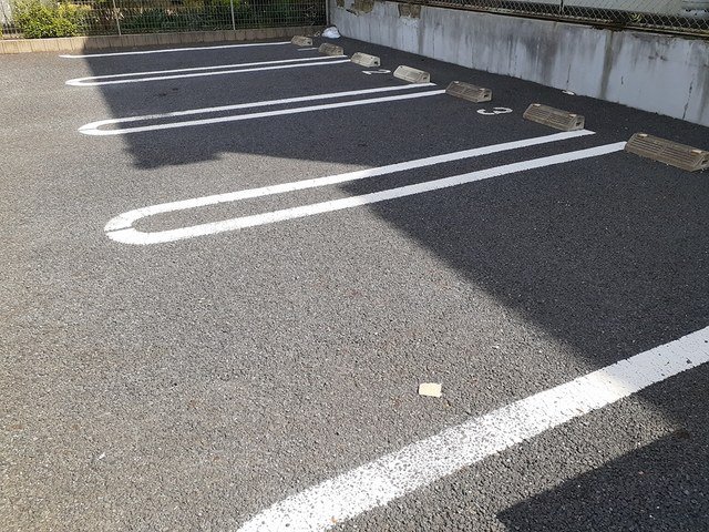 駐車場　車をお持ちの方に嬉しい駐車場付きの物件です
