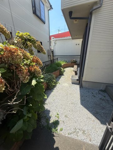 庭　庭では大型犬も飼育可能