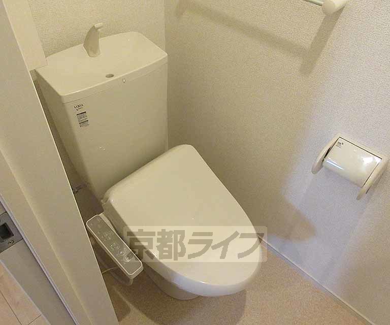 トイレ　嬉しいウォシュレット付・